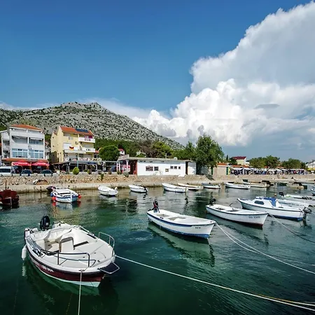 Modern In With Barbecue Apartmán Starigrad Paklenica