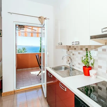 Modern In With Barbecue * Starigrad Paklenica