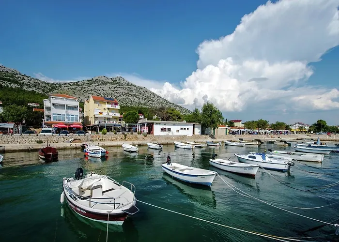 Διαμέρισμα Modern In With Barbecue Starigrad Paklenica