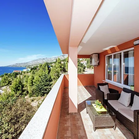 Modern In With Barbecue Apartment