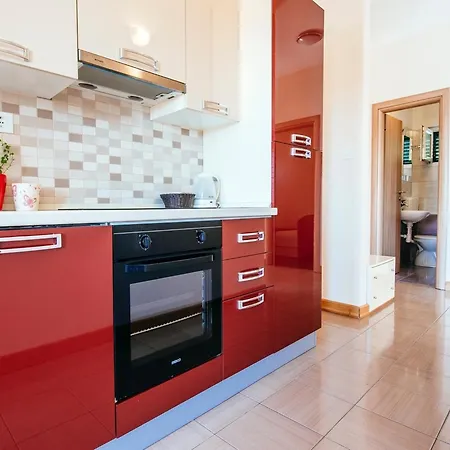 Modern In With Barbecue Apartment